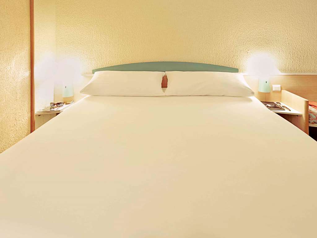 Hotel Sarcelles Flanades Szoba fotó