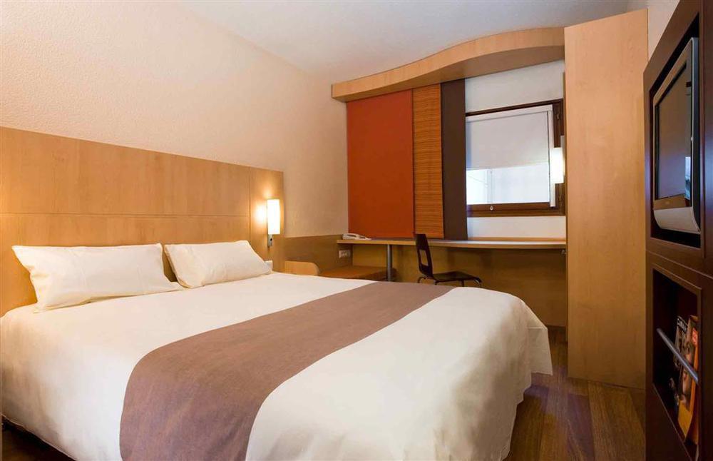 Hotel Sarcelles Flanades Szoba fotó